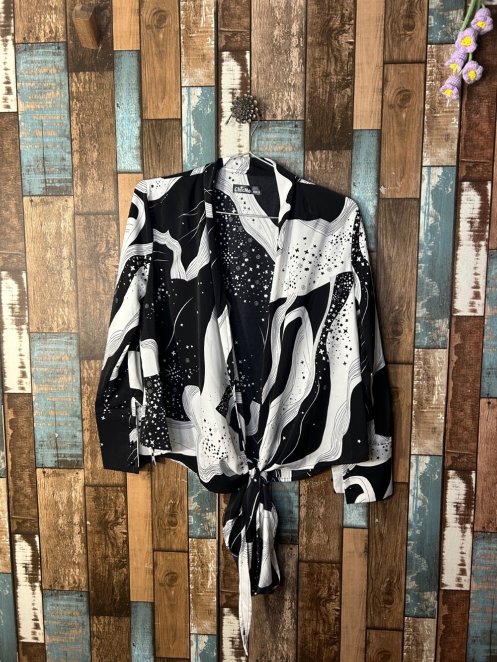 chic Black & White Abstract Star-Print Kimono